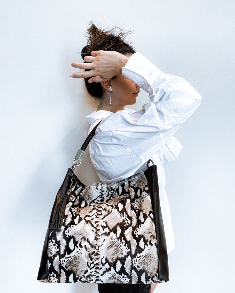 Chic Snake Print Leather Tote Bag Top Handle with Tassel for Everyday Use